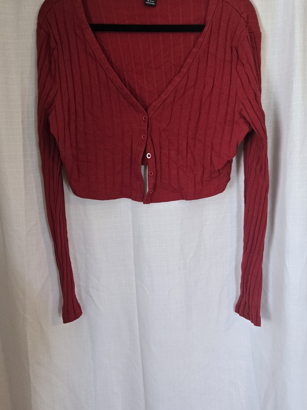 Red Ribbed Button-Front Women's Crop Cardigan - Picture 2 of 6